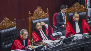 Hakim Saldi Isra Cecar KPU Soal Syarat Pendidikan Gibran, Pengakuan Blak-blakan Warnai Sidang MK